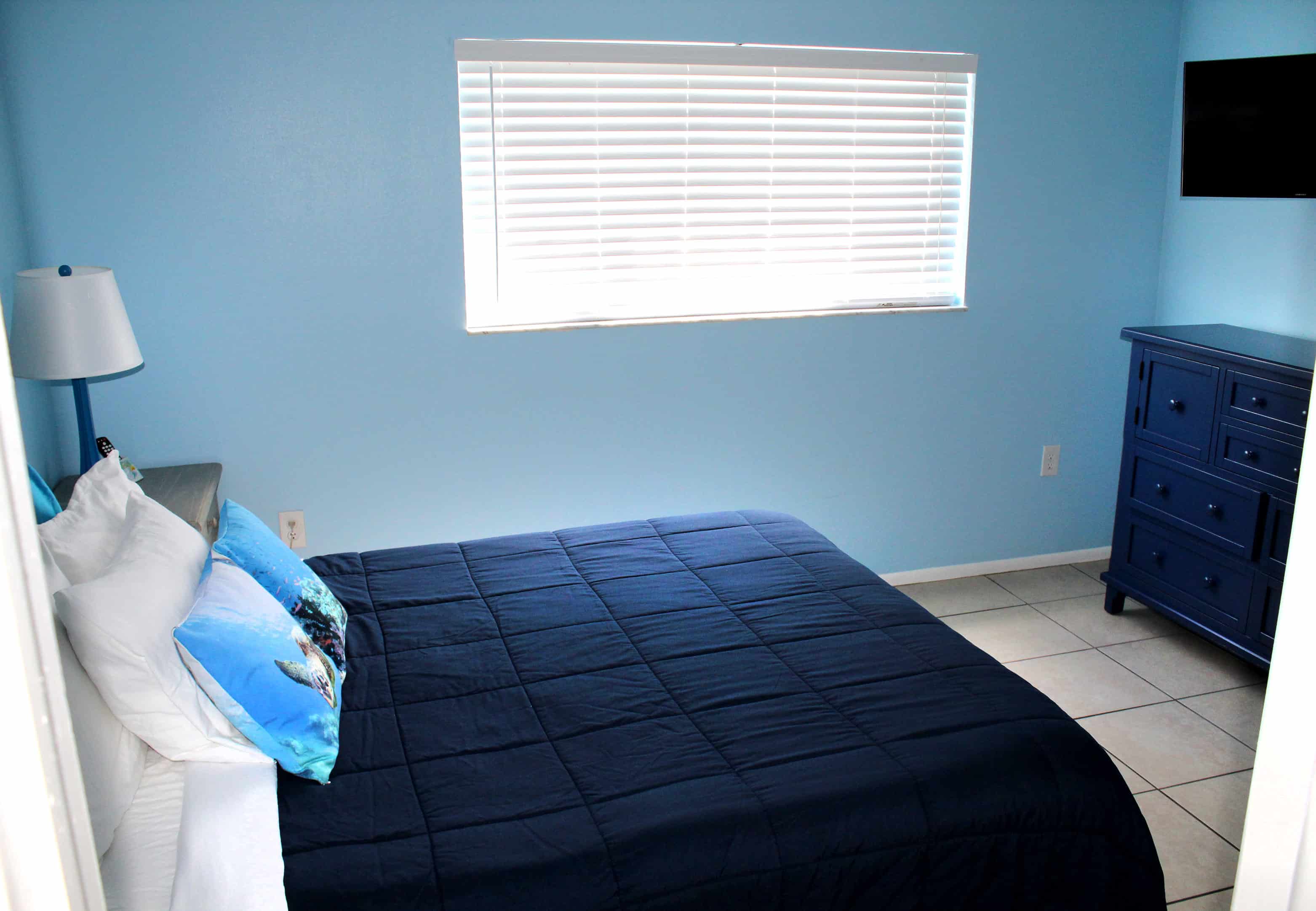 Bay Inn Standard Room | Bedroom | Rooms Available
